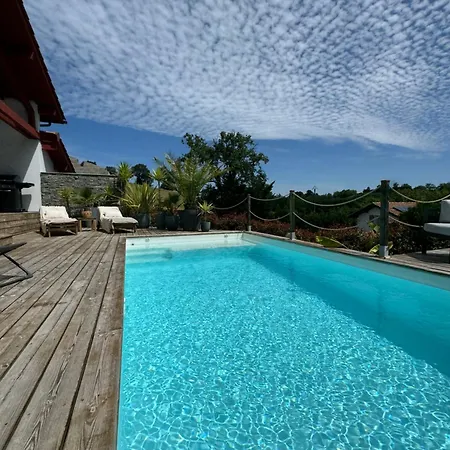 Proche Guethary Et Saint Jean De Luz Ahetze