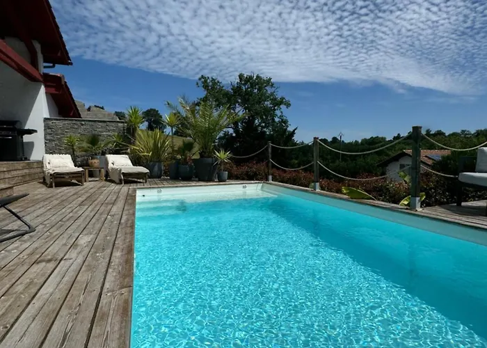 Proche Guethary Et Saint Jean De Luz Ahetze